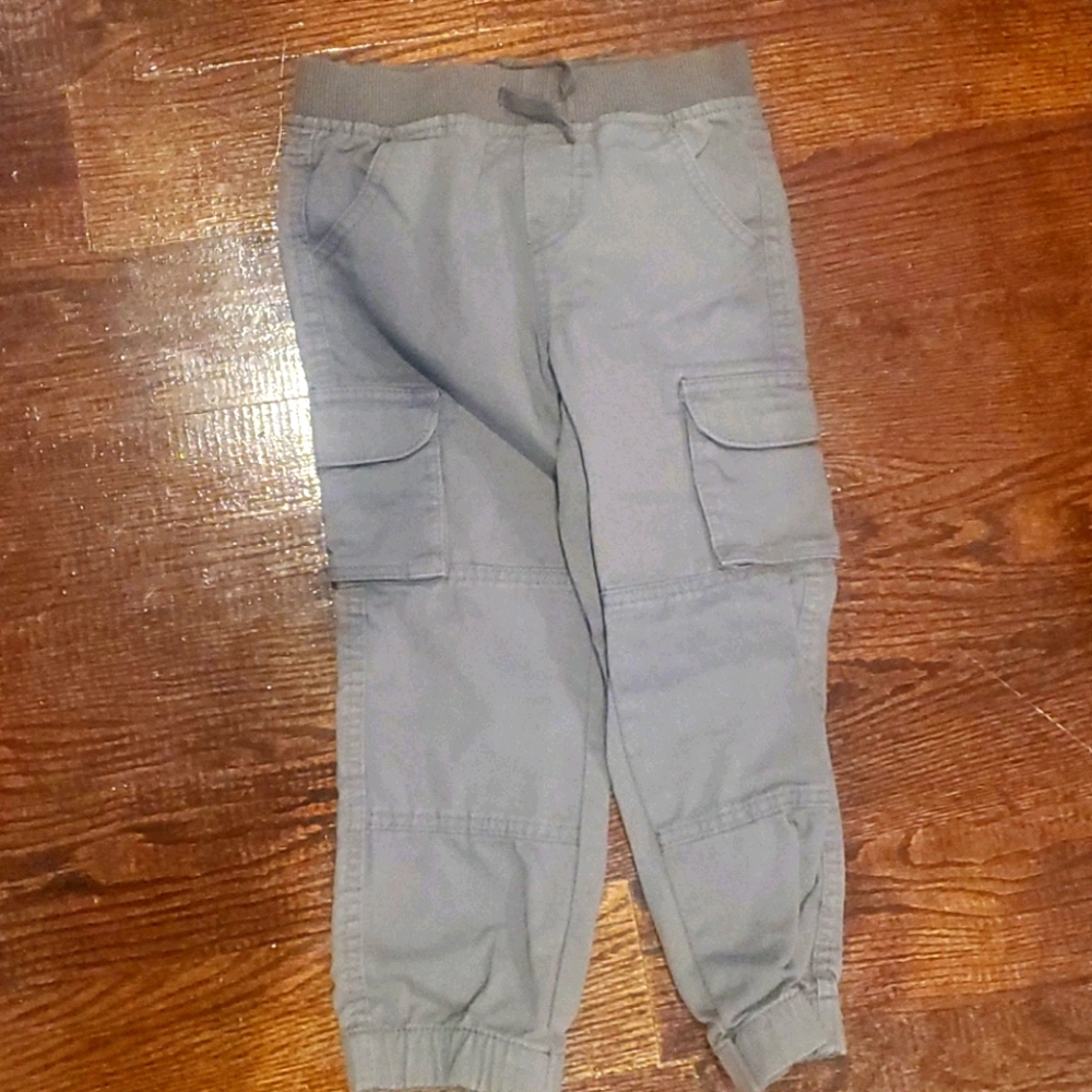Boys gray cargo pants with pockets